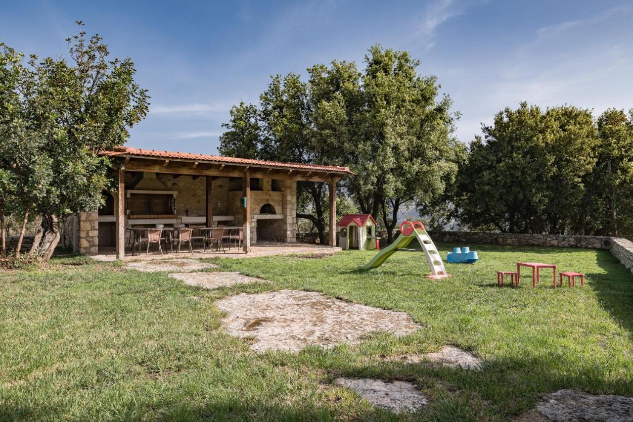 Koules Estate, With Private Pools & Bbq - Embracing Nature, By Thinkvilla Argouli Kültér fotó