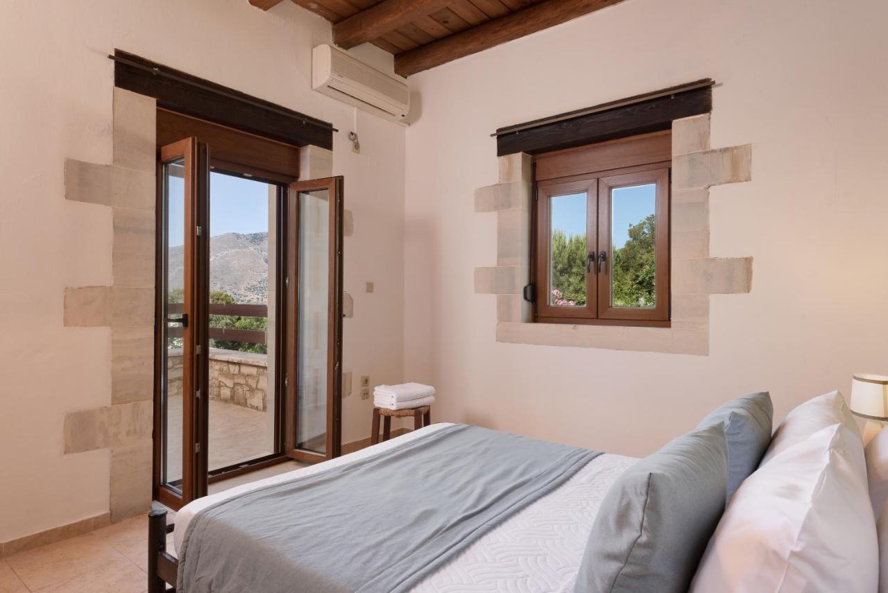 Koules Estate, With Private Pools & Bbq - Embracing Nature, By Thinkvilla Argouli Kültér fotó