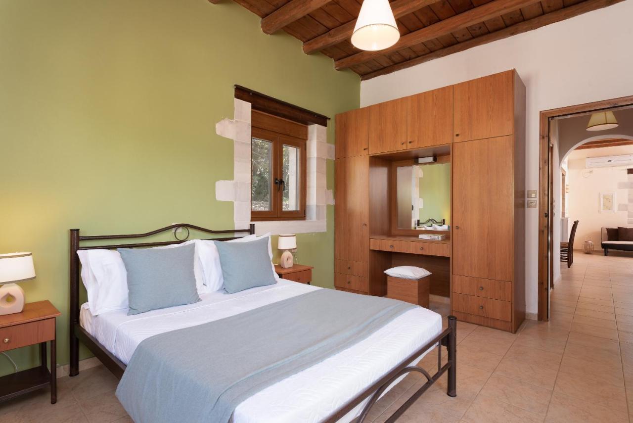 Koules Estate, With Private Pools & Bbq - Embracing Nature, By Thinkvilla Argouli Kültér fotó