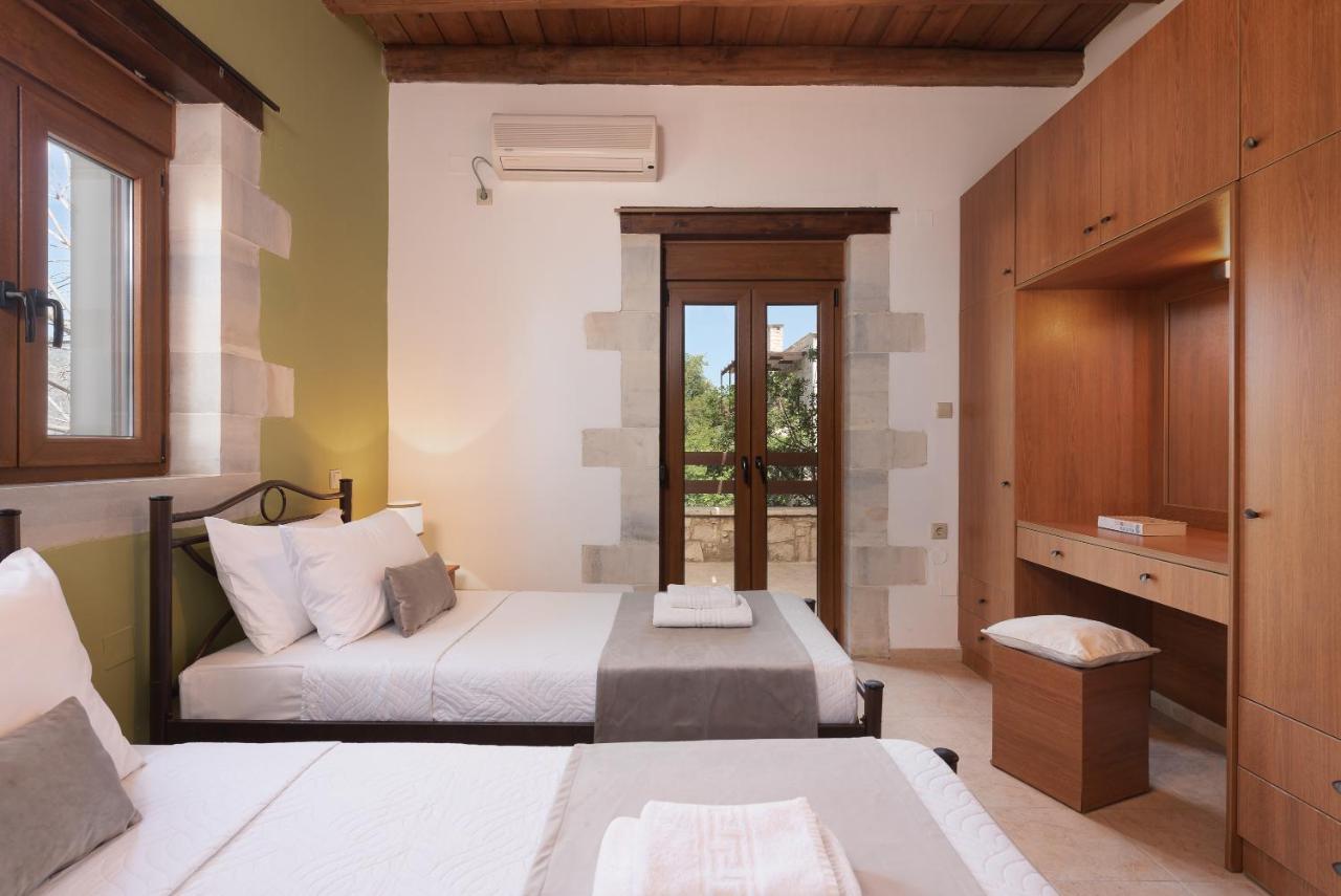 Koules Estate, With Private Pools & Bbq - Embracing Nature, By Thinkvilla Argouli Kültér fotó